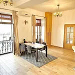 Castle & Culture - Modern 2-room With Balcony In Center *