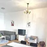 Castle & Culture - Modern 2-room With Balcony In Center Διαμέρισμα *