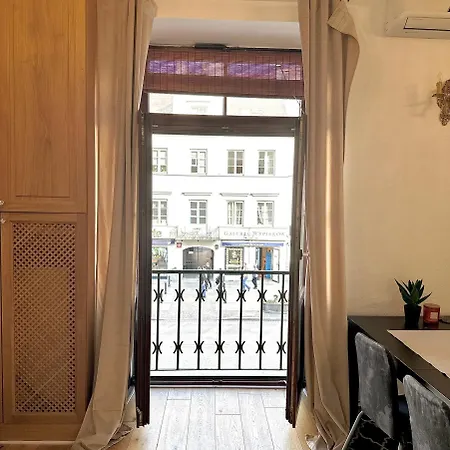 Castle & Culture - Modern 2-room With Balcony In Center Lejlighed *