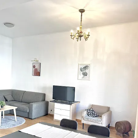Castle & Culture - Modern 2-room With Balcony In Center Lejlighed *