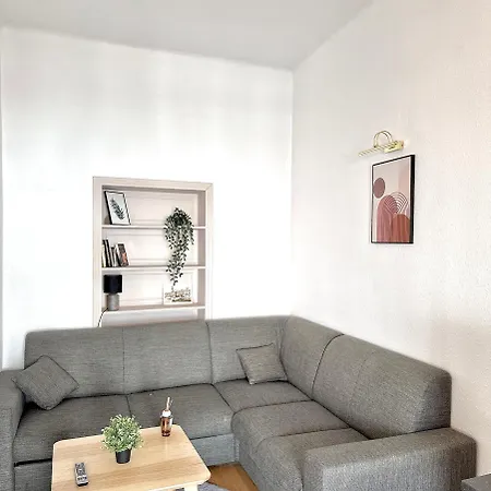 Apartment Castle & Culture - Modern 2-room With Balcony In Center