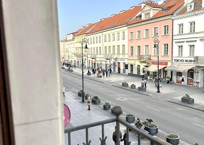 Castle & Culture - Modern 2-room With Balcony In Center شقة