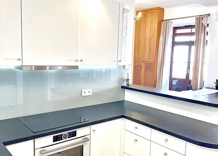 شقة Castle & Culture - Modern 2-room With Balcony In Center