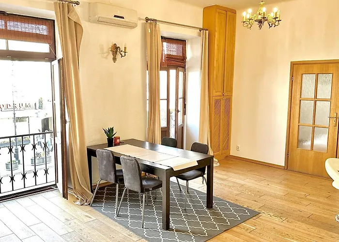 Castle & Culture - Modern 2-room With Balcony In Center *