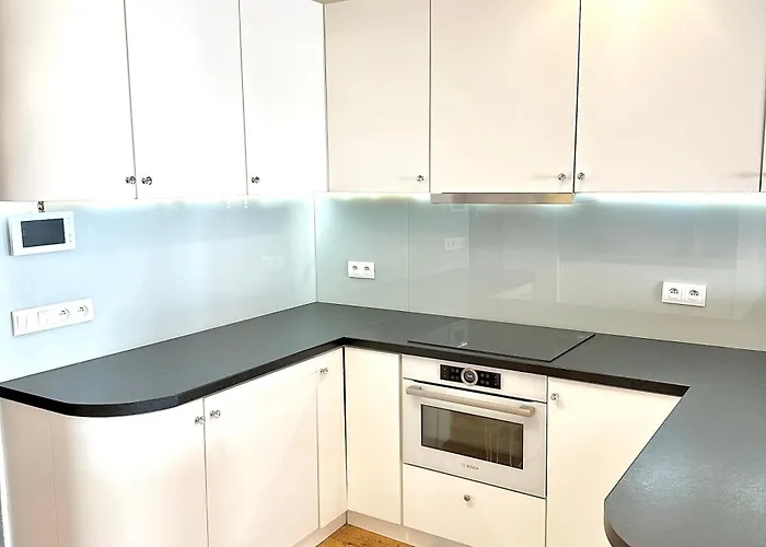 Castle & Culture - Modern 2-room With Balcony In Center *