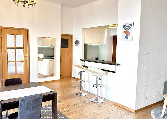 Castle & Culture - Modern 2-room With Balcony In Center شقة وارسو