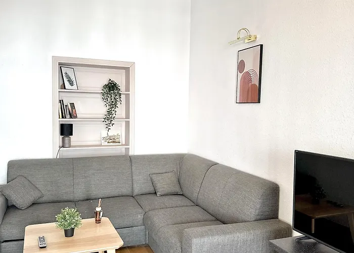 Castle & Culture - Modern 2-room With Balcony In Center *