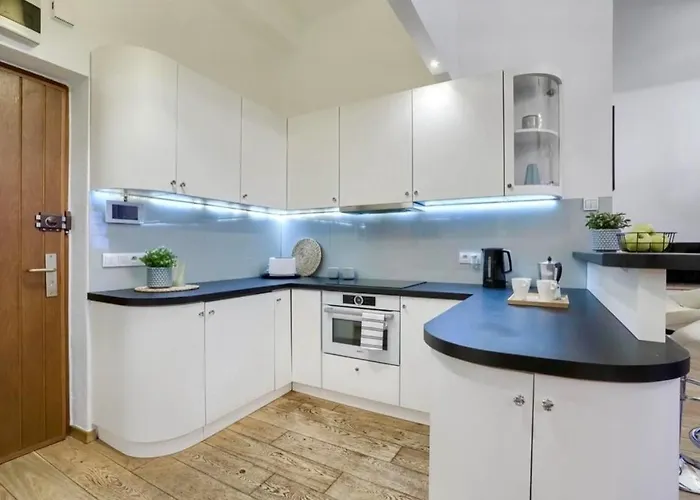 Castle & Culture - Modern 2-room With Balcony In Center شقة وارسو