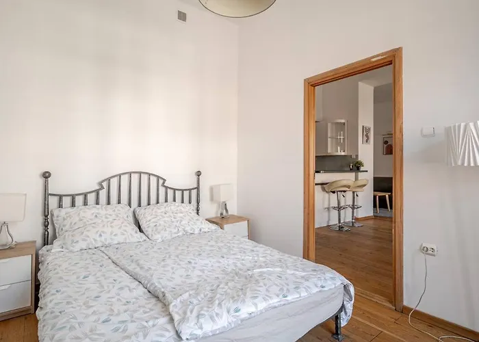 شقة Castle & Culture - Modern 2-room With Balcony In Center *