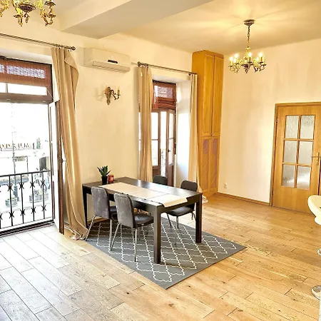 Castle & Culture - Modern 2-room With Balcony In Center *