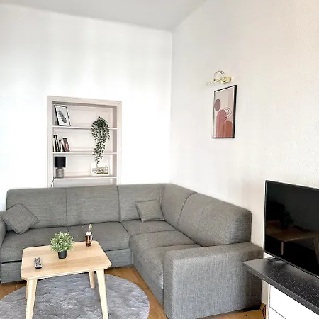 Castle & Culture - Modern 2-room With Balcony In Center *