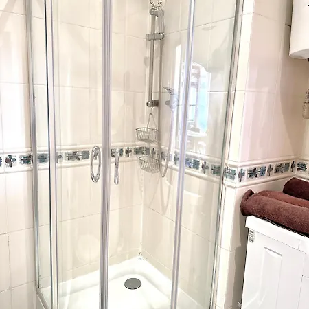 Castle & Culture - Modern 2-room With Balcony In Center Apartament *